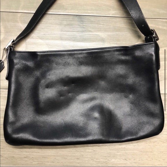 SOLD Vintage Coach Leather Black Shoulder Bag - Picture 4 of 7